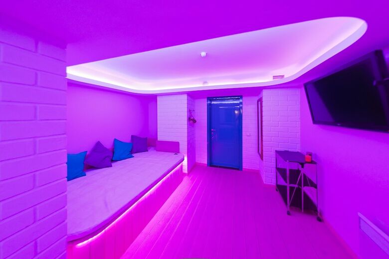 4 Rooms Hotel