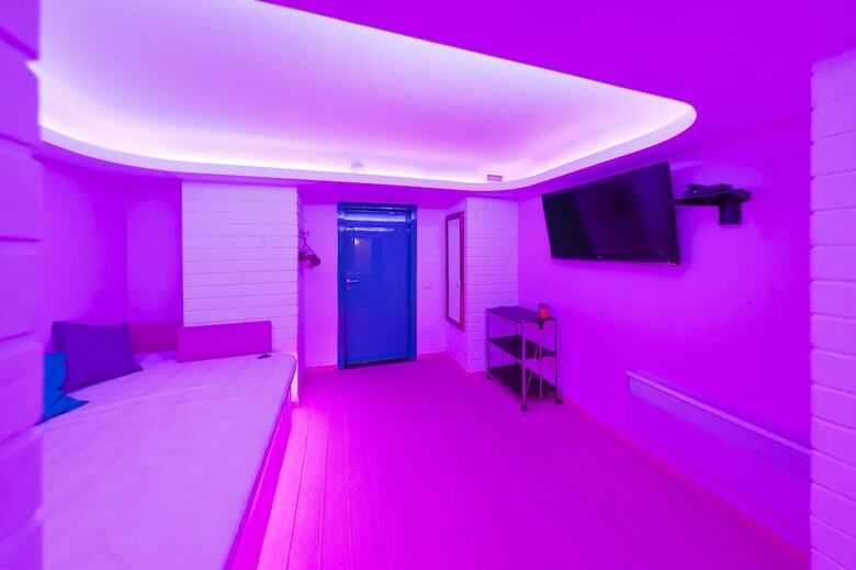 4 Rooms Hotel