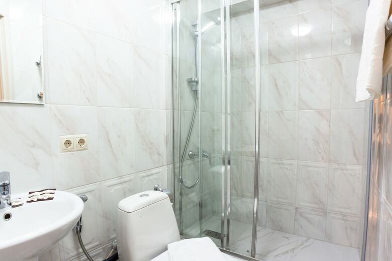 4 Rooms Hotel