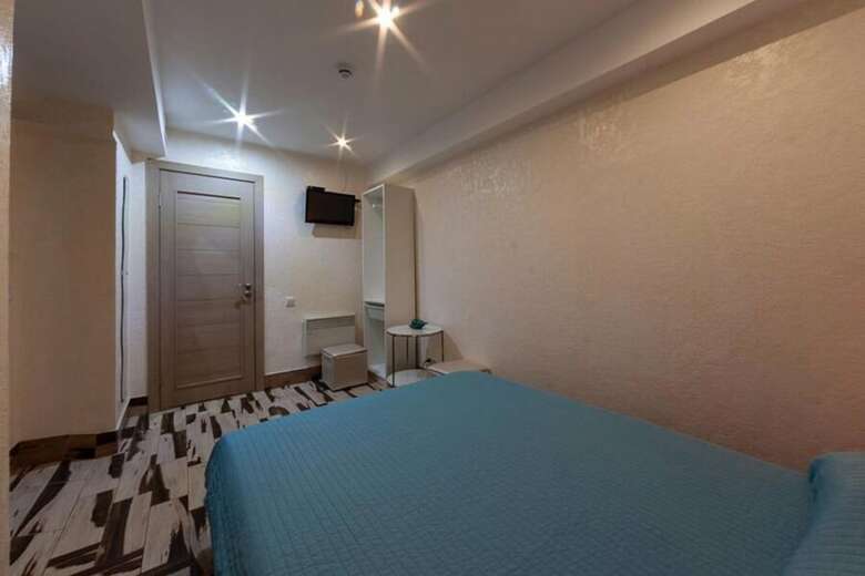 4 Rooms Hotel