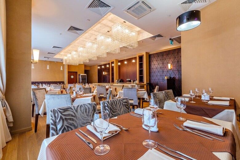 Raikin Plaza Hotel