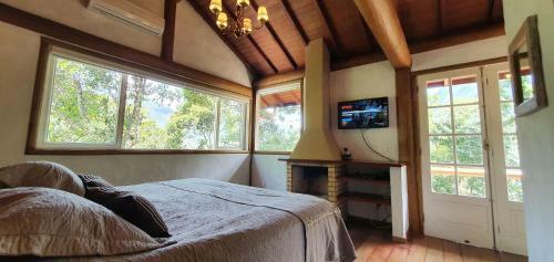 Casa Maria Comprida Em Araras Com 4 Quartos, Piscina E �rea Gourmet
