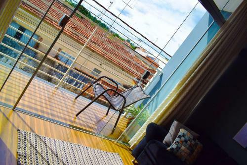 Apartamento Novo, Completo E Bem Localizado.