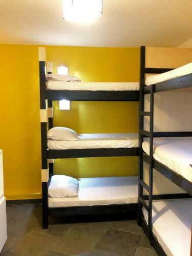 Por El Mundo Hostel