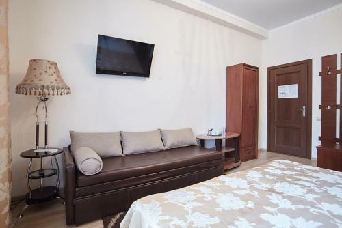 Hotel Bonjour At Kazakova