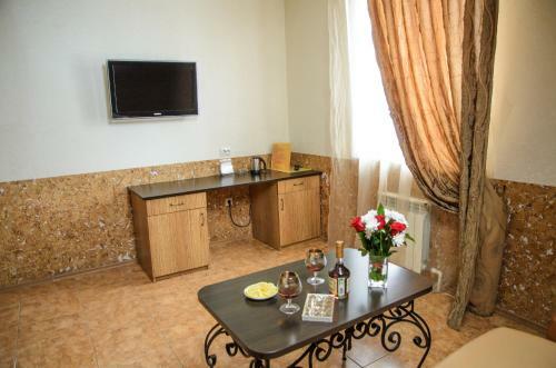 Tolstogo City Hotel