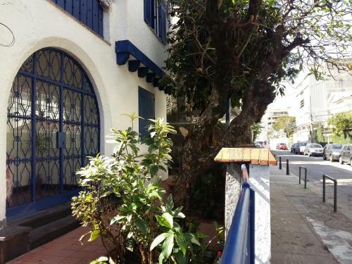 Hostal Farfalla Guest House