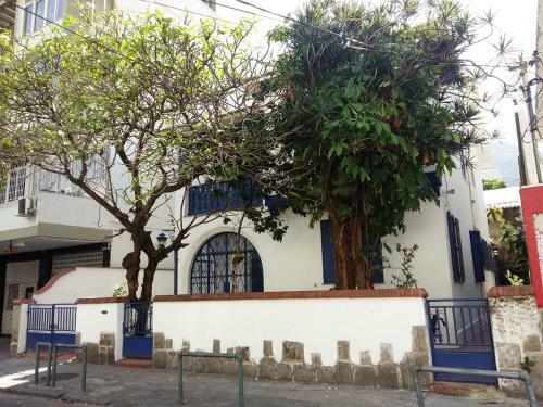 Hostal Farfalla Guest House