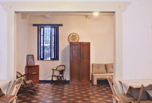 Hostal Farfalla Guest House