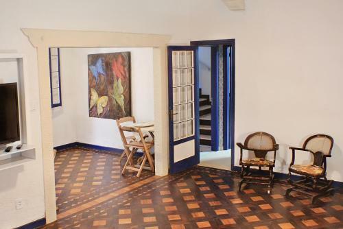 Hostal Farfalla Guest House