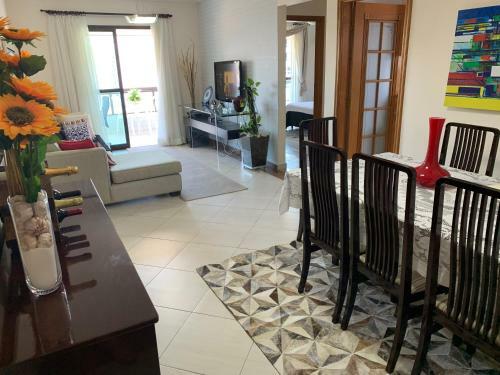 Apartamento Canto Do Forte de 130m2, Apenas 100mts Da Praia