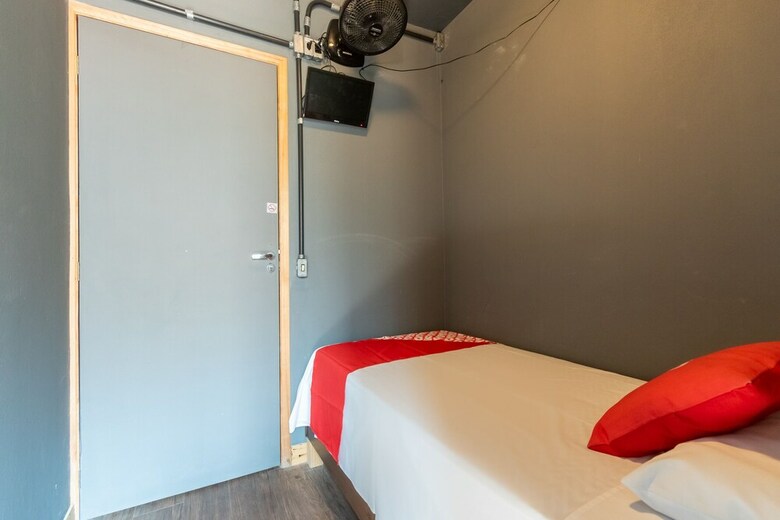 Oyo Hotel Massimo Brooklin