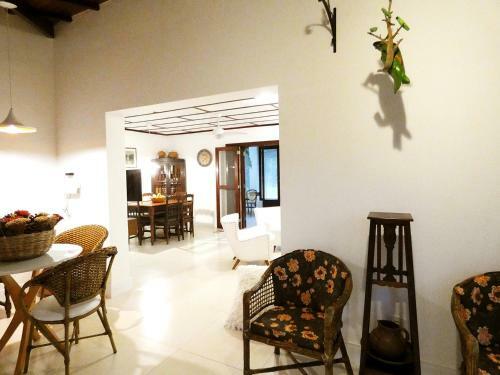 Casa Linda Com Wi-fi A Poucos Metros Da Praia