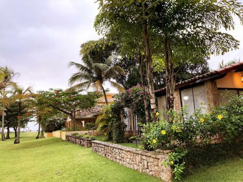 Casa Linda Com Wi-fi A Poucos Metros Da Praia