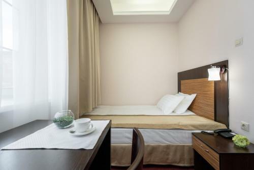 Hotel H