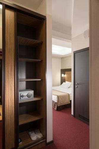 Hotel H