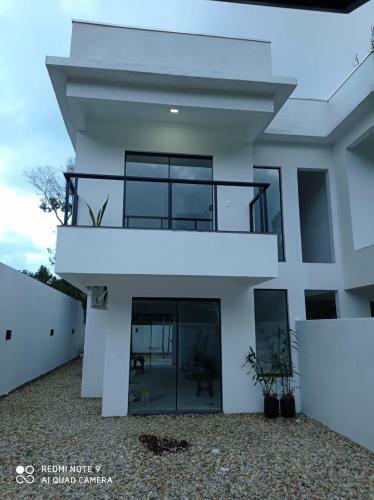 Casa Com Dois Pavimentos Nova, Em Mariscal