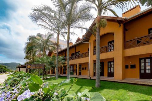 Apartamento 2 Dormit�rios A 190 Metros Da Praia de Bombas - An 08