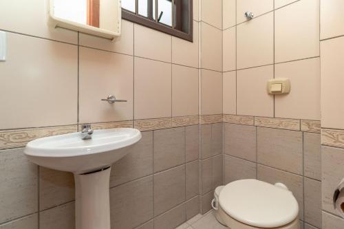 Apartamento 2 Dormit�rios A 190 Metros Da Praia de Bombas - An 08