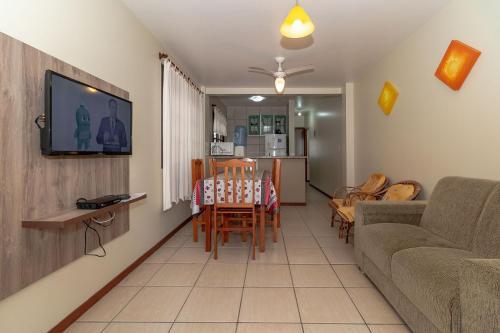 Apartamento 2 Dormit�rios A 190 Metros Da Praia de Bombas - An 08