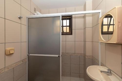 Apartamento 2 Dormit�rios A 190 Metros Da Praia de Bombas - An 08