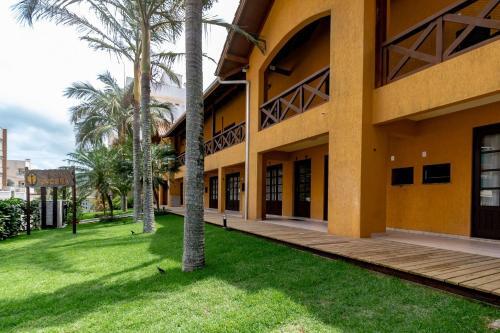 Apartamento 2 Dormit�rios A 190 Metros Da Praia de Bombas - An 08