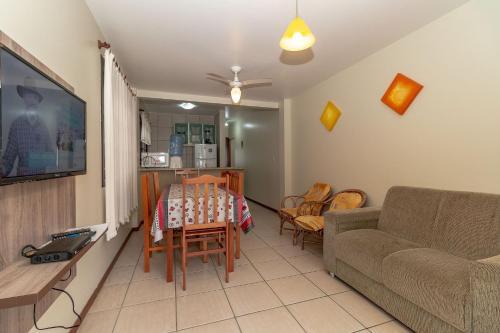 Apartamento 2 Dormit�rios A 190 Metros Da Praia de Bombas - An 08