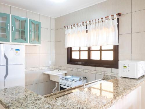 Apartamento 2 Dormit�rios A 190 Metros Da Praia de Bombas - An 08