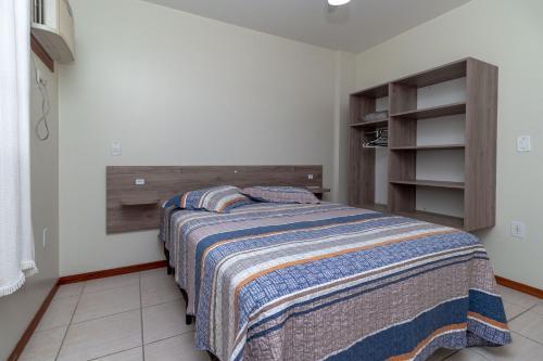 Apartamento 2 Dormit�rios A 190 Metros Da Praia de Bombas - An 06