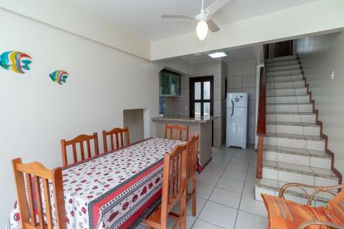 Apartamento 2 Dormit�rios A 190 Metros Da Praia de Bombas - An 06