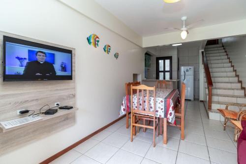 Apartamento 2 Dormit�rios A 190 Metros Da Praia de Bombas - An 06