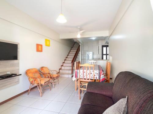 Apartamento 2 Dormit�rios A 190 Metros Da Praia de Bombas - An 06