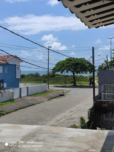 Quarto Arejado Com Vista Para O Mar