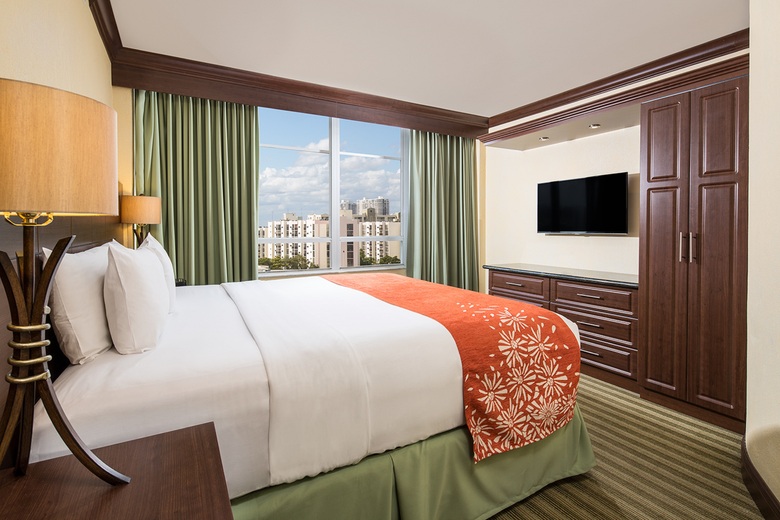 Hotel Newport Beachside Resort