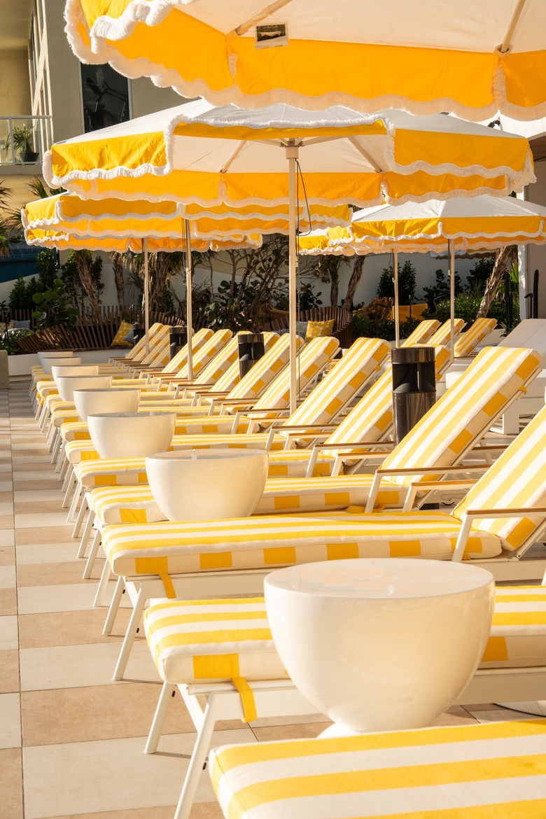 Hotel Newport Beachside Resort