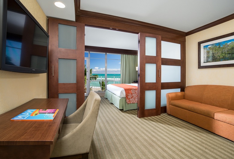 Hotel Newport Beachside Resort
