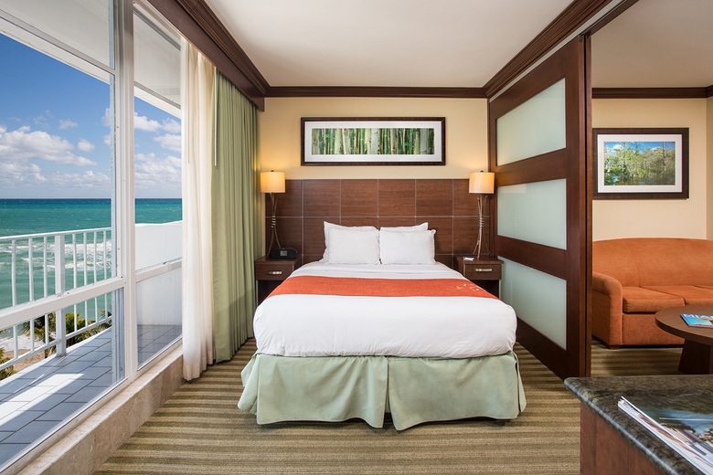 Hotel Newport Beachside Resort