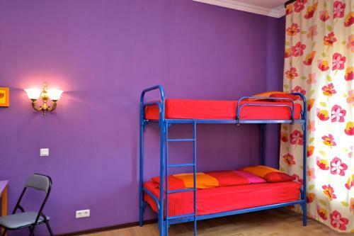 Hostel City 812