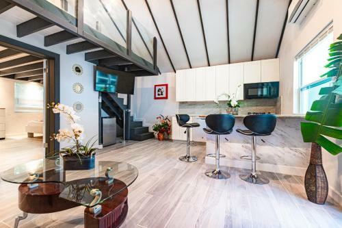 Saunders Beach Cottage