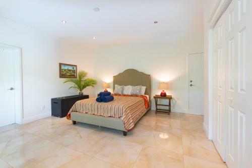 Beach Front Villa Pittura Bellissimo - Cable Beach