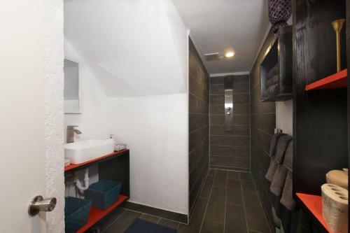 Apartamento Orange Cottage Steps To The Beach 2 Br