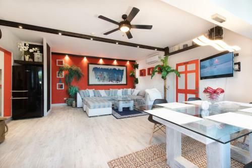 Apartamento Orange Cottage Steps To The Beach 2 Br