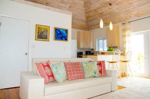 Apartamento Cottage Ocean View On Orange Hill Beach
