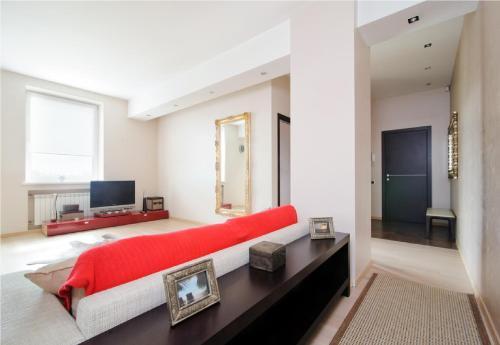 Apartment On Nezavisimosti 56