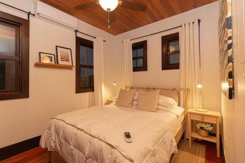 White Cottage Home