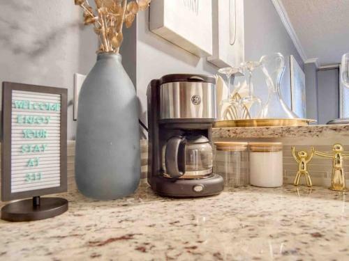 Cozy And Central Dt Home W Gym Coffee Parking Bbq