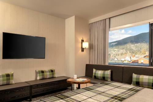 Peaks Hotel And Suites