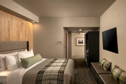Peaks Hotel And Suites