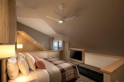 Peaks Hotel And Suites