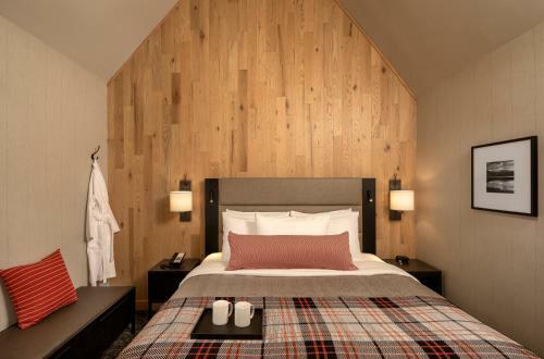 Peaks Hotel And Suites